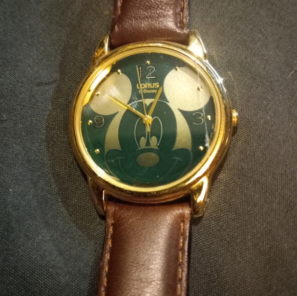 Vintage Mickey Watch - Picture 2 of 6